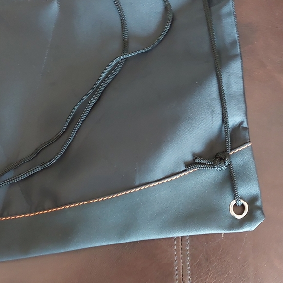 Unisex: Multiuse black backpack - Picture 3 of 4